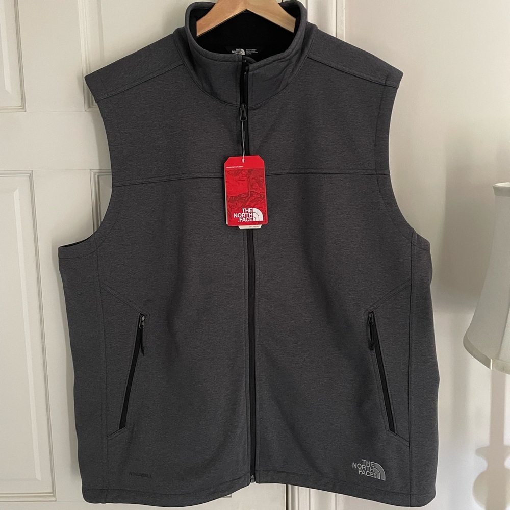 NWT Men’s XXL North Face Vest
